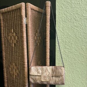 Elegant Gold Textured Shoulder Bag